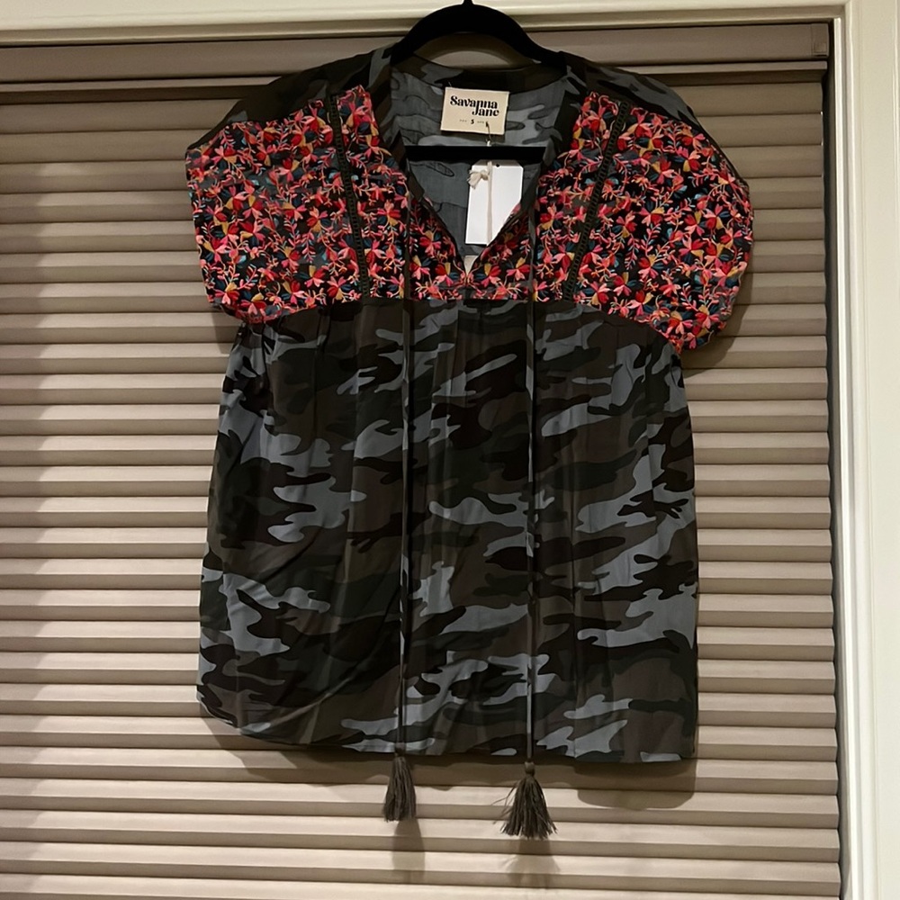 Camo embroidered blouse